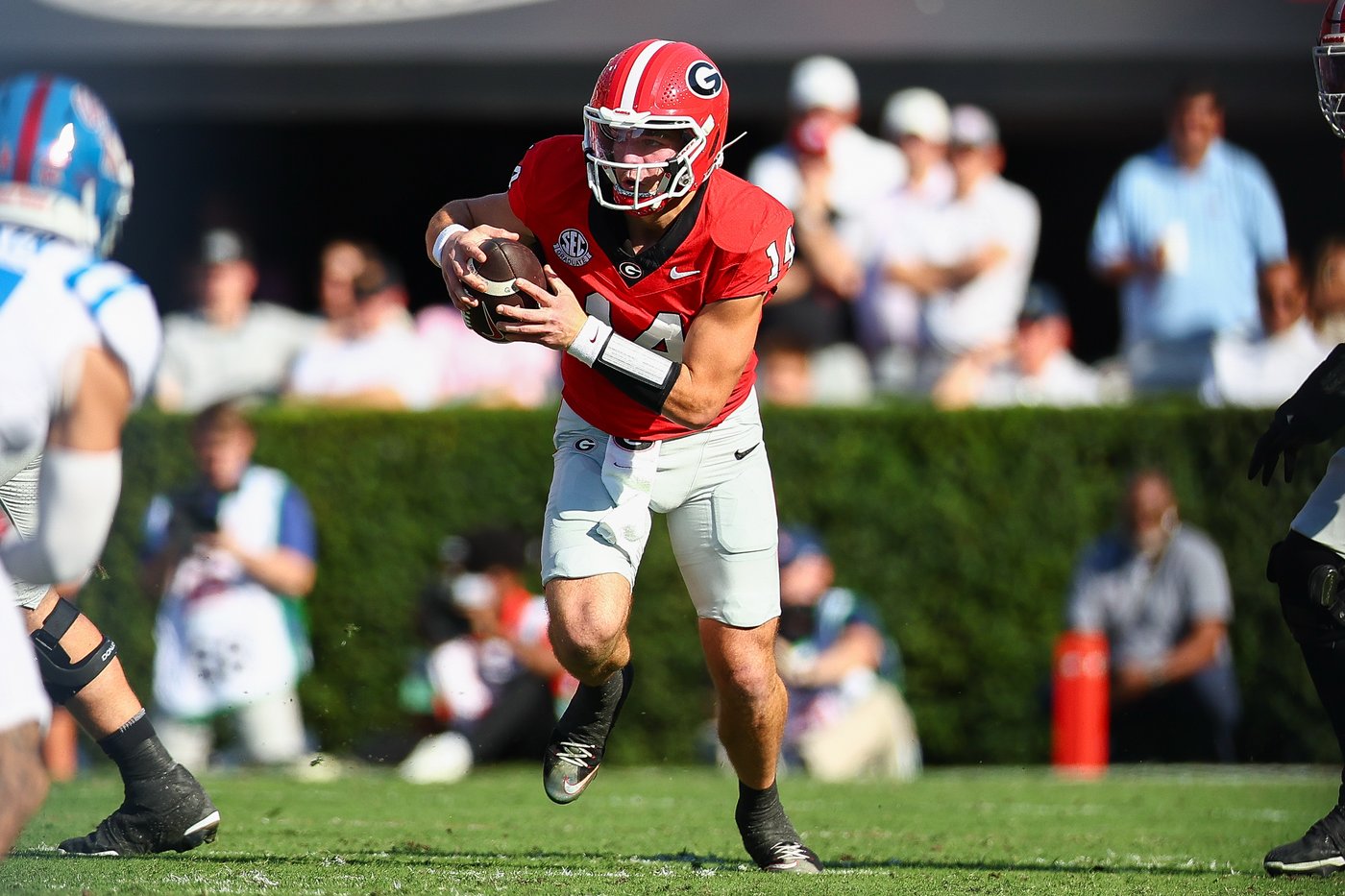 Stockton throws 4 TD passes as No. 9 Georgia rallies in 4th quarter to beat No. 5 Ole Miss 43-35 | iNFOnews.ca Stockton throws 4 TD passes as No. 9 Georgia rallies in 4th quarter to beat No. 5 Ole Miss 43-35 | iNFOnews.ca