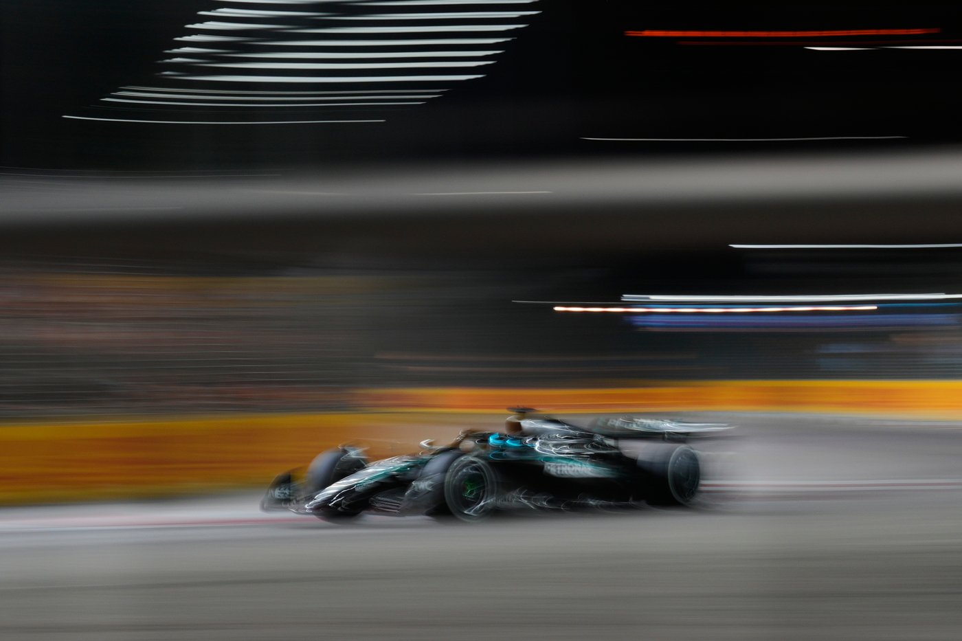 George Russell wins F1's Singapore GP as McLaren secures constructors' title | iNFOnews.ca