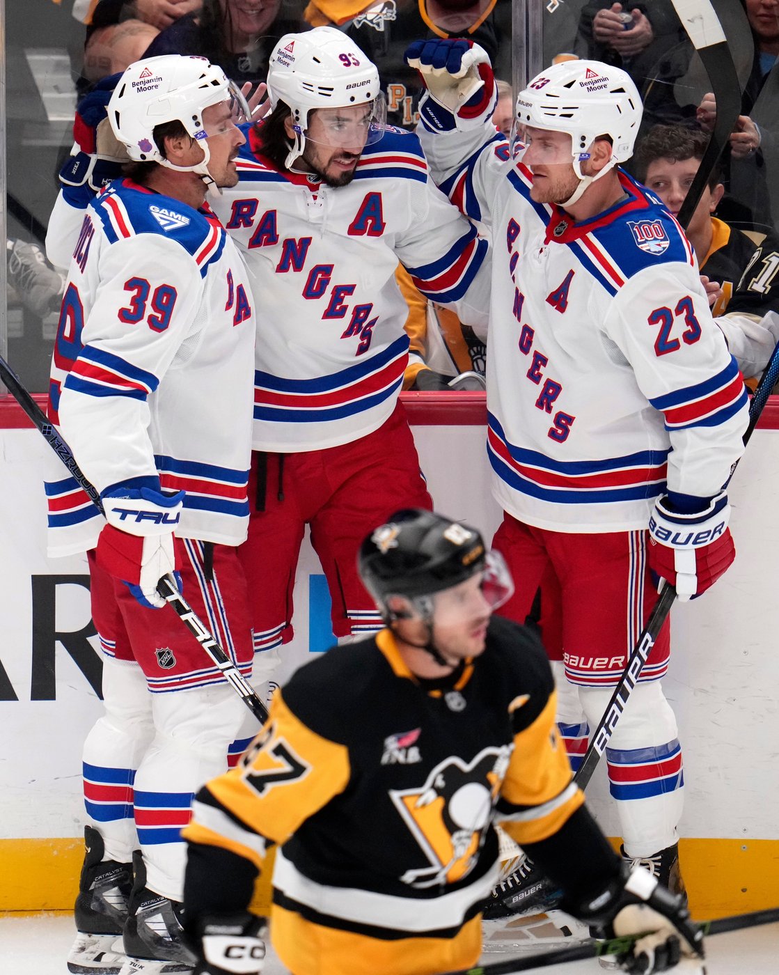 Adam Fox leads Rangers past Penguins 6-1 in coach Mike Sullivan's return to Pittsburgh | iNFOnews.ca