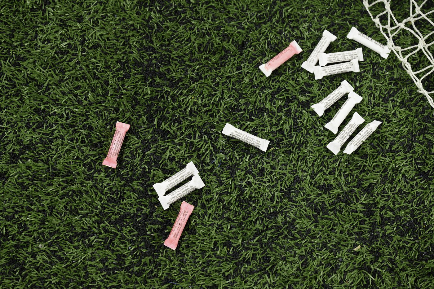 'Guys love it': NHL players talk smelling salts amid moves to curb use | iNFOnews.ca