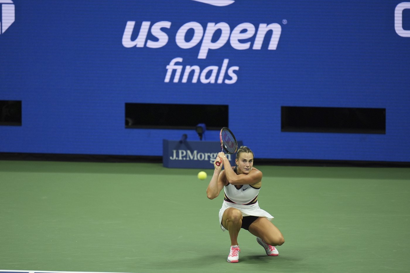 Aryna Sabalenka defeats Amanda Anisimova for her 2nd consecutive US Open title and 4th at a major | iNFOnews.ca Aryna Sabalenka defeats Amanda Anisimova for her 2nd consecutive US Open title and 4th at a major | iNFOnews.ca