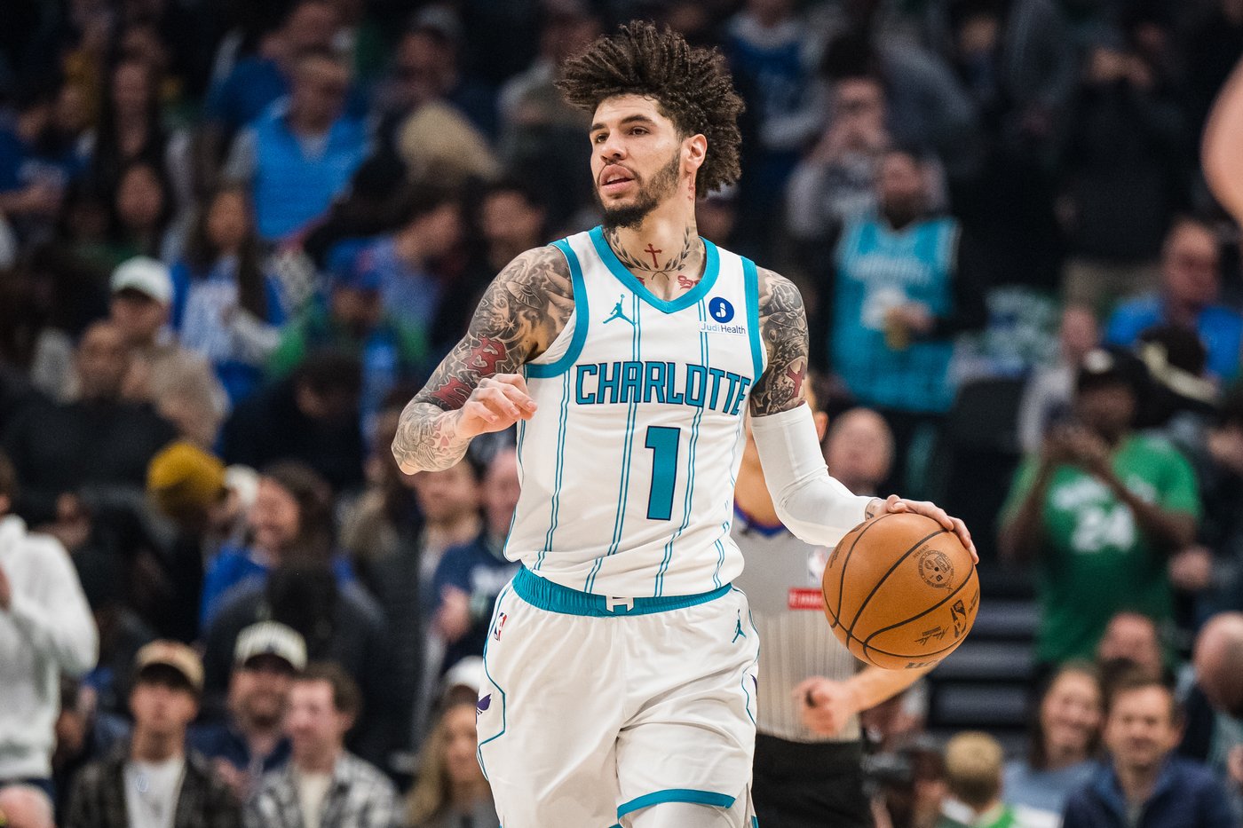 Hornets edge Mavericks 123-121 to spoil Cooper Flagg's 49-point game | iNFOnews.ca