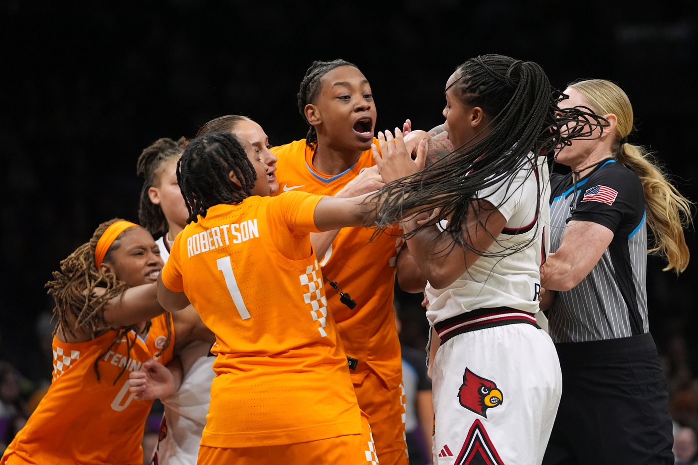 Roberts, Berry lead No. 16 Louisville women to 89-65 win over No. 17 Tennessee at Barclays Center | iNFOnews.ca
