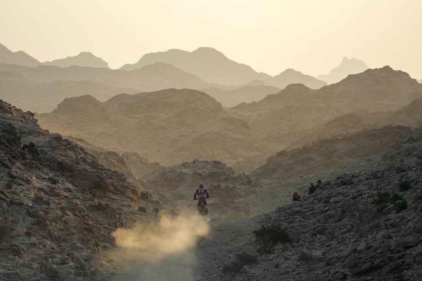 De Mévius wins Dakar Rally stage one with amputee Baumel | iNFOnews.ca