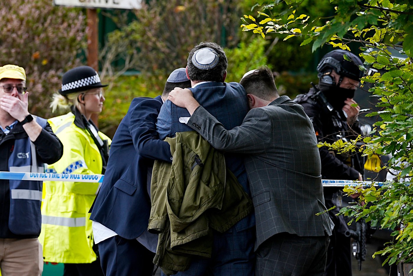 What we know about the synagogue attack in Manchester, England | iNFOnews.ca