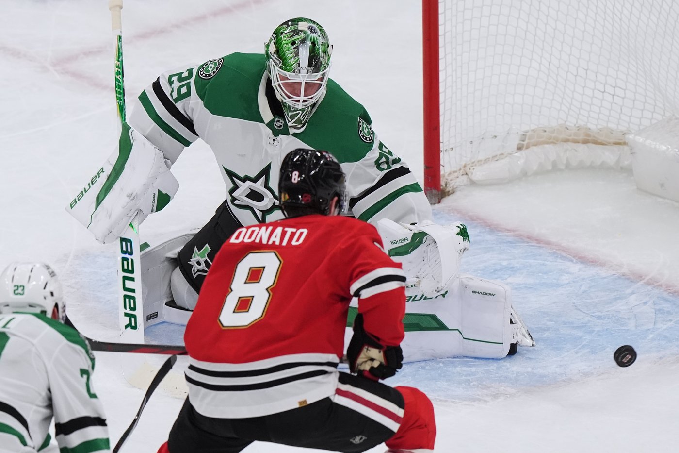 Mikheyev scores twice as the Blackhawks beat the slumping Stars 4-3 | iNFOnews.ca Mikheyev scores twice as the Blackhawks beat the slumping Stars 4-3 | iNFOnews.ca