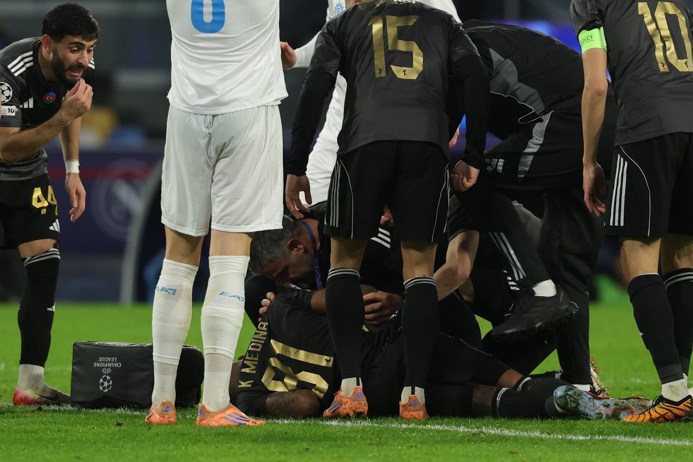 Qarabağ's Kevin Medina knocked out by shot from Napoli's Scott McTominay | iNFOnews.ca Qarabağ's Kevin Medina knocked out by shot from Napoli's Scott McTominay | iNFOnews.ca