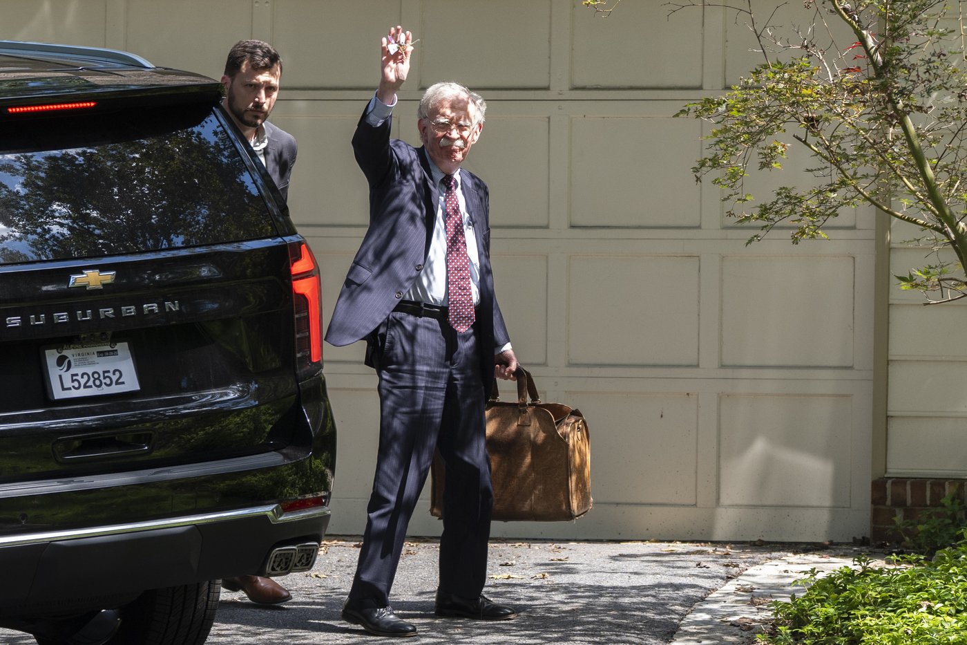 FBI seized phones, computer equipment, folders during search of Bolton's home, records show | iNFOnews.ca FBI seized phones, computer equipment, folders during search of Bolton's home, records show | iNFOnews.ca