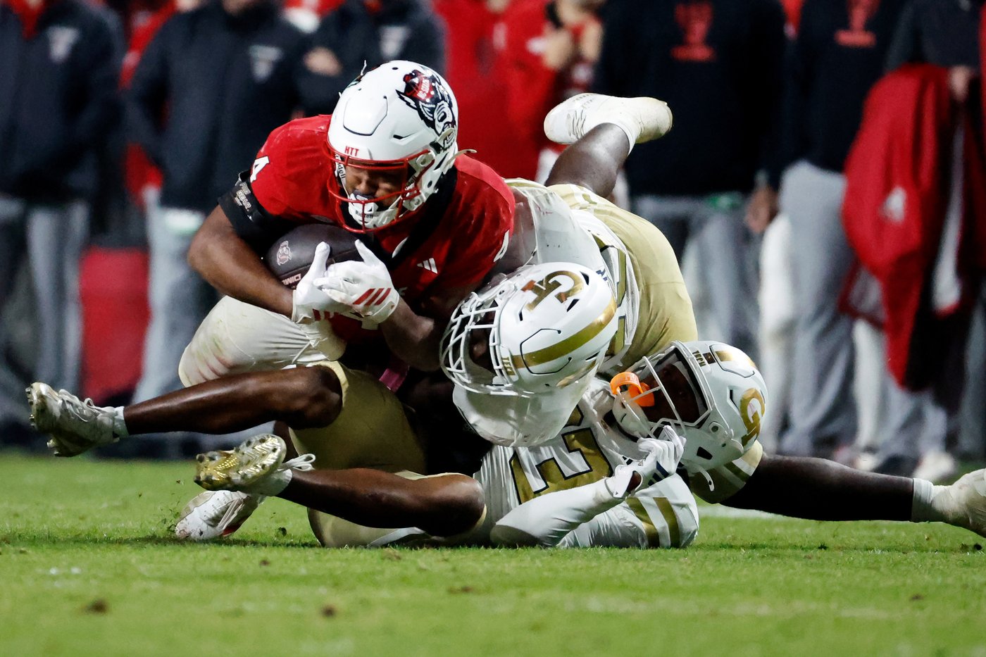 AP Player of Week: Jeff Sims sets Arizona State QB rushing record with 228 yards against Iowa State | iNFOnews.ca