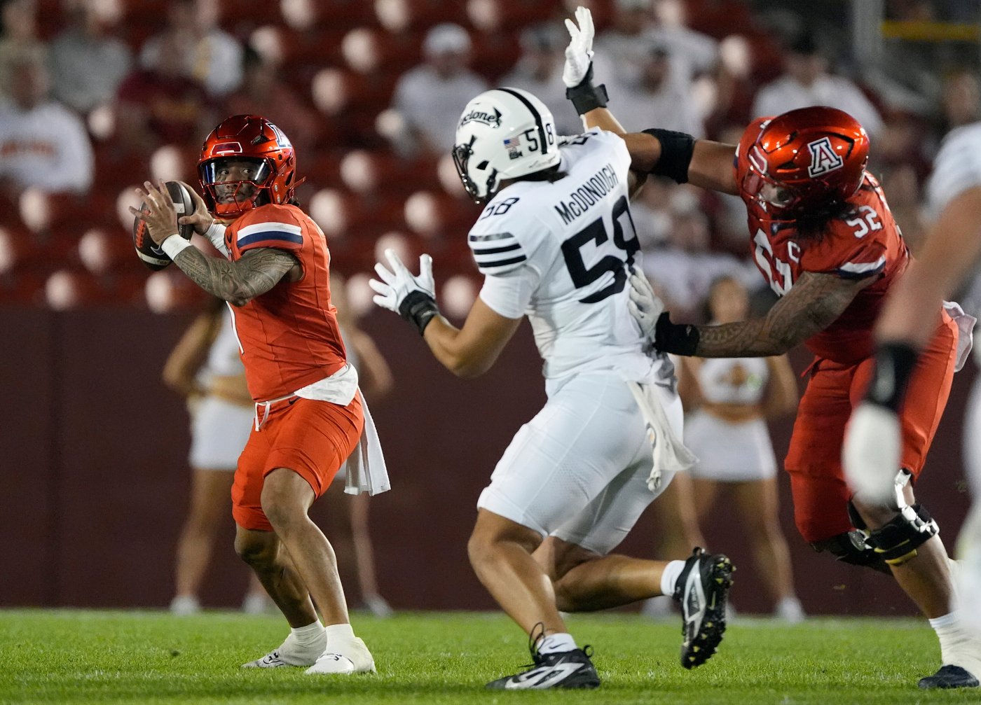 Becht runs for 3 touchdowns, No. 14 Iowa State beats Arizona 39-14 | iNFOnews.ca