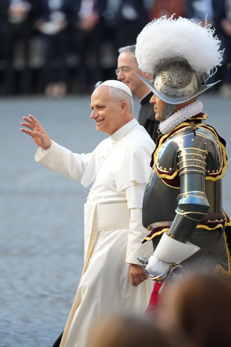 Pope lends star power to Swiss Guards swearing-in ceremony as his army struggles to find recruits | iNFOnews.ca