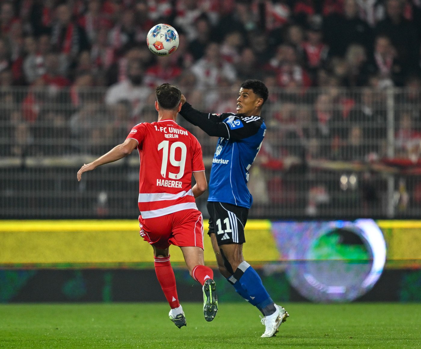 Fans enjoy firework festival as Union Berlin held 0-0 by Hamburg in Bundesliga | iNFOnews.ca