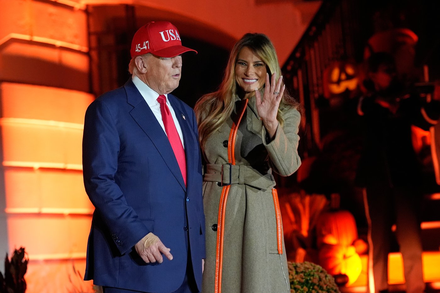 Trump hosts White House Halloween bash with superheroes and presidential lookalikes amid shutdown | iNFOnews.ca