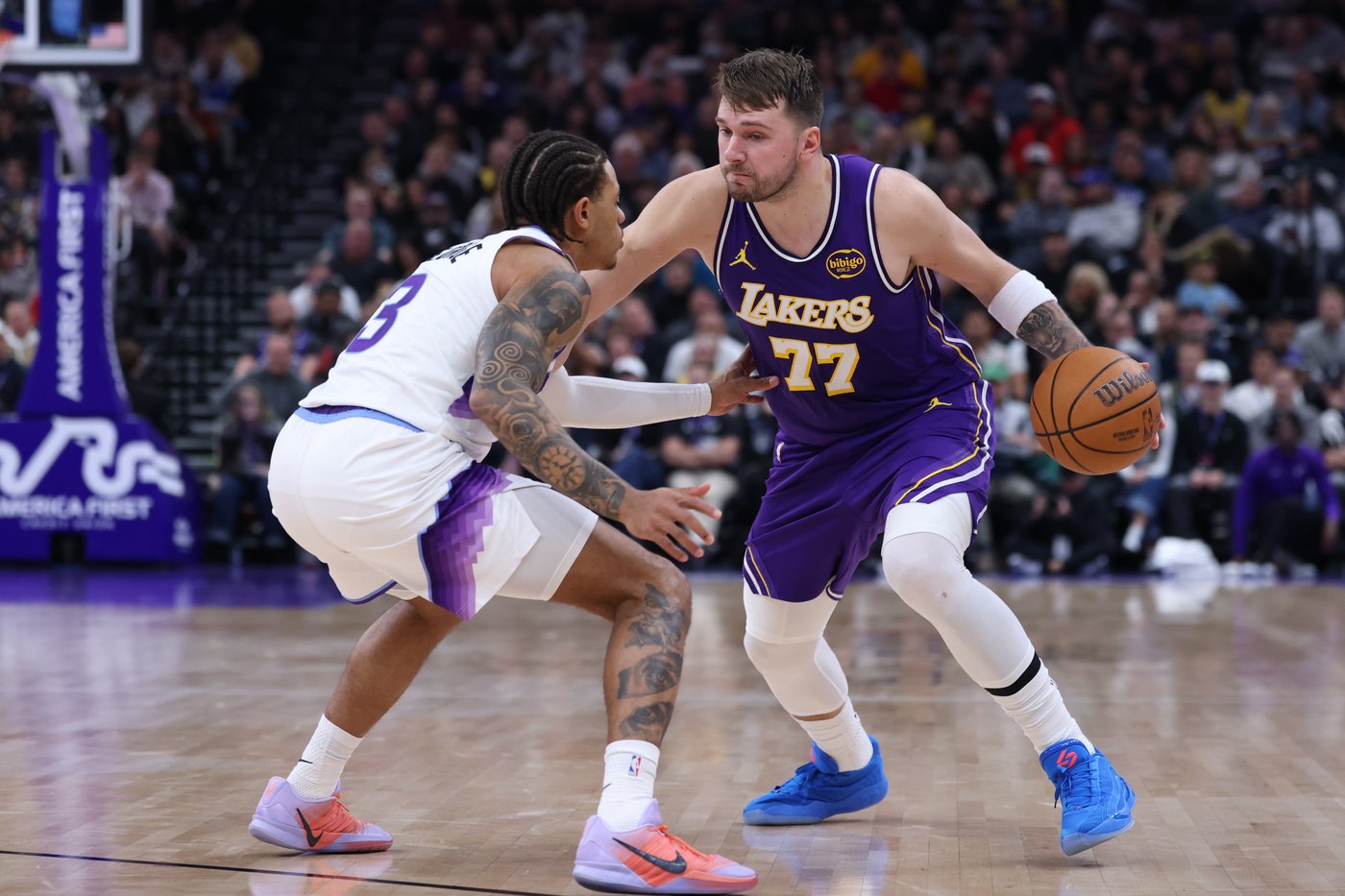 Doncic has 45 points and a triple-double as the Lakers come back to beat the Jazz 143-135 | iNFOnews.ca