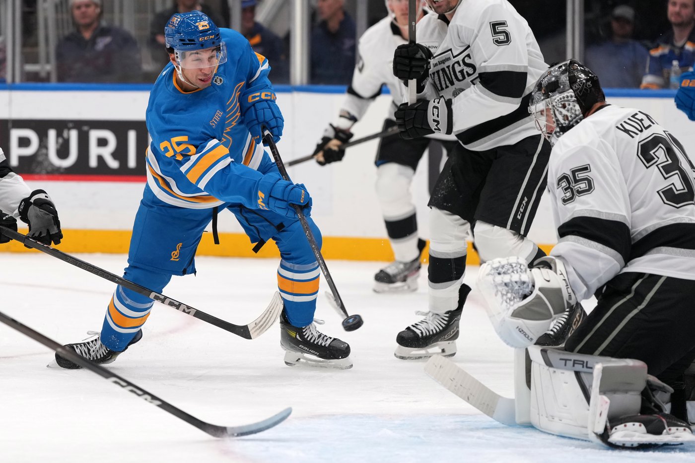 Kempe scores in OT to end Kings' losing streak | iNFOnews.ca Kempe scores in OT to end Kings' losing streak | iNFOnews.ca