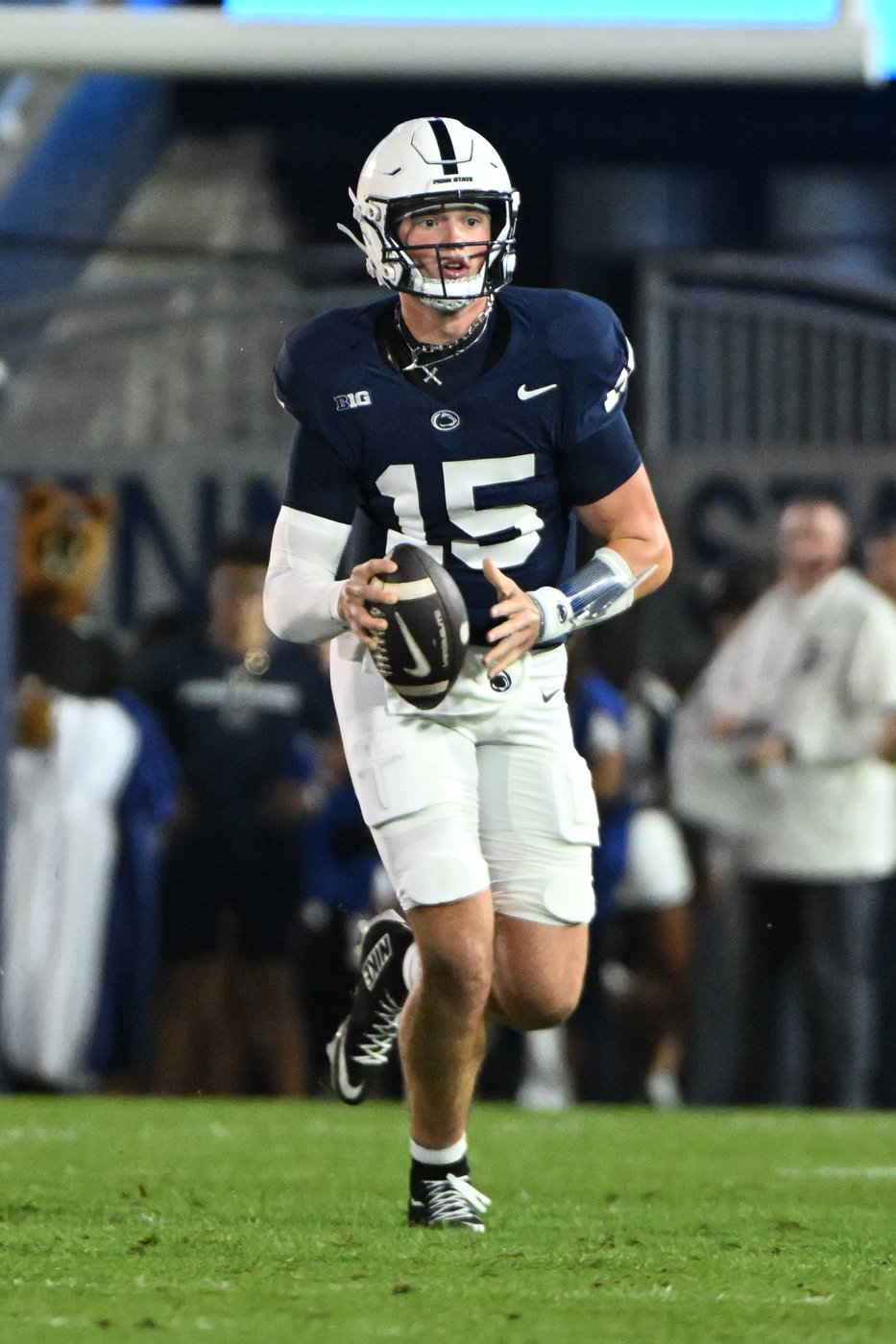 Oregon outlasts Penn State 30-24 in double overtime | iNFOnews.ca