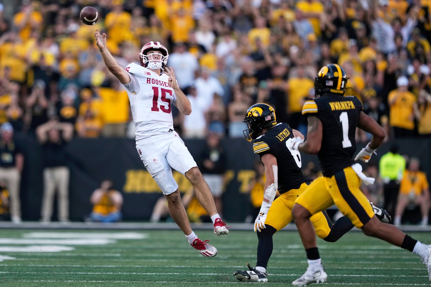 Fernando Mendoza finds a home in the Midwest with Curt Cignetti's resurgent Hoosiers | iNFOnews.ca Fernando Mendoza finds a home in the Midwest with Curt Cignetti's resurgent Hoosiers | iNFOnews.ca