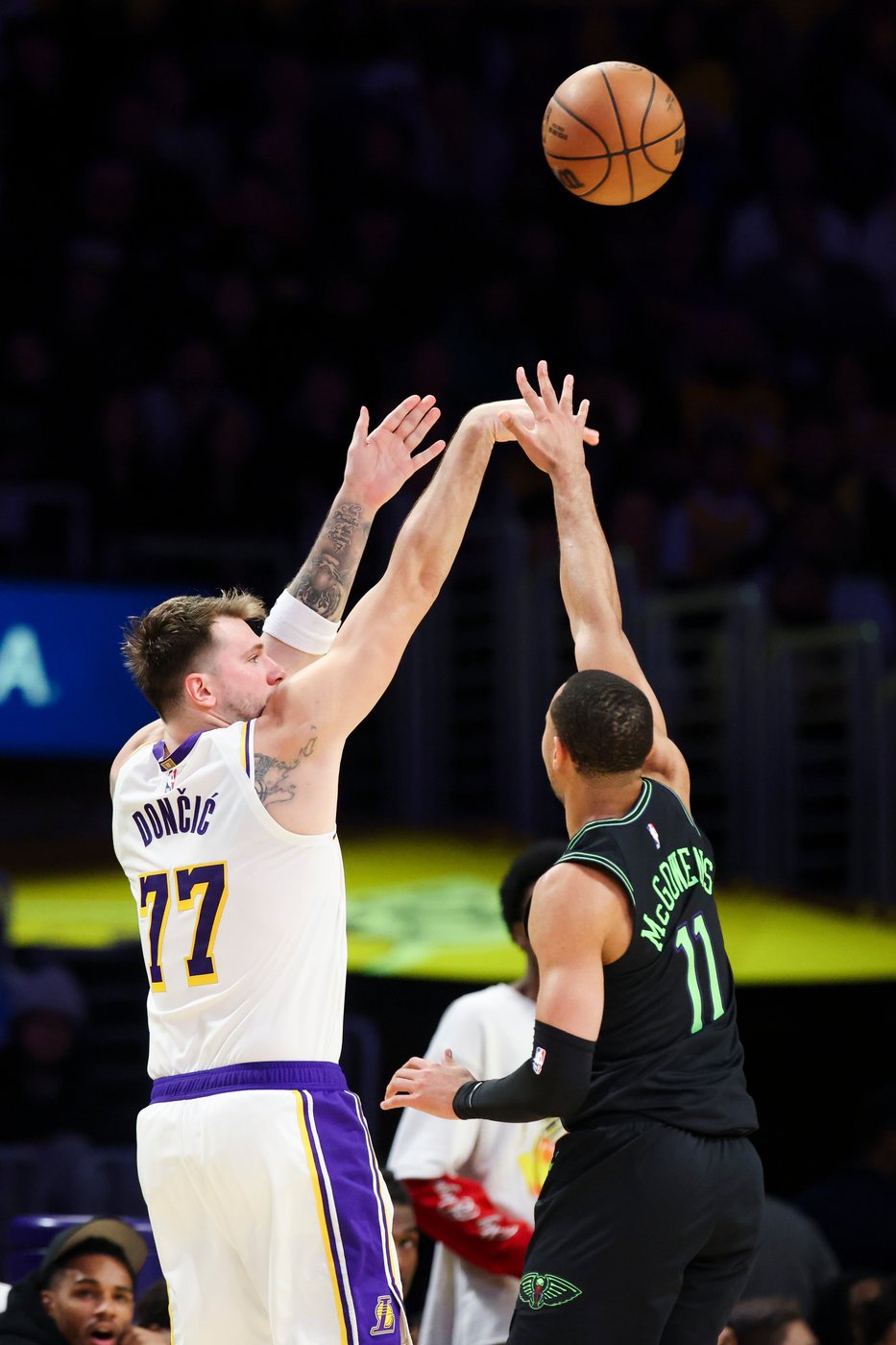 Luka Doncic, Lakers start fast, beat Pelicans 133-121 for 7th straight victory | iNFOnews.ca