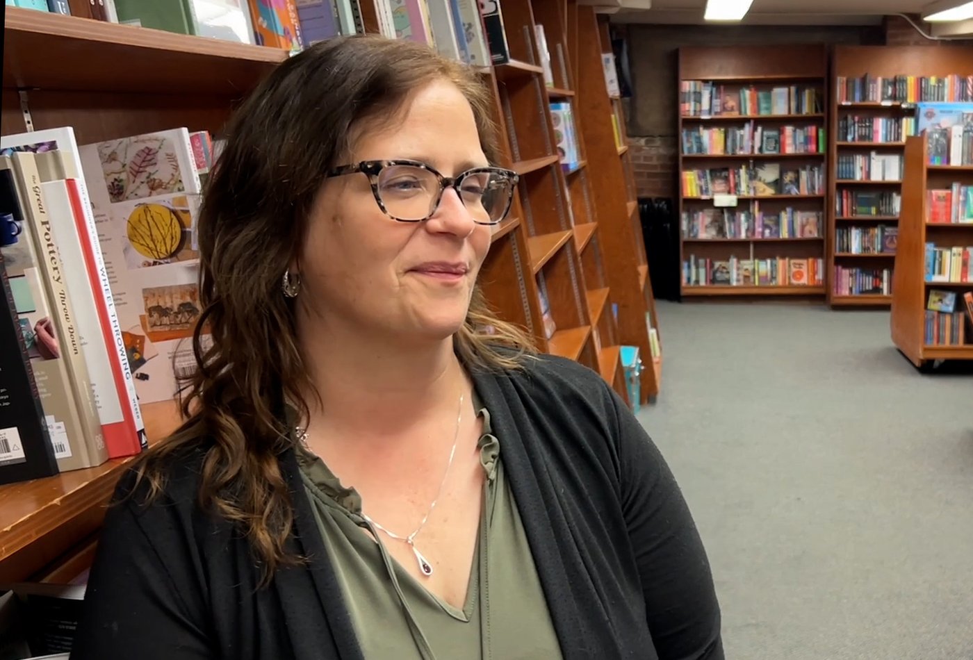 'It makes people want to read': Stores see sales spike after Alberta book ban | iNFOnews.ca 'It makes people want to read': Stores see sales spike after Alberta book ban | iNFOnews.ca