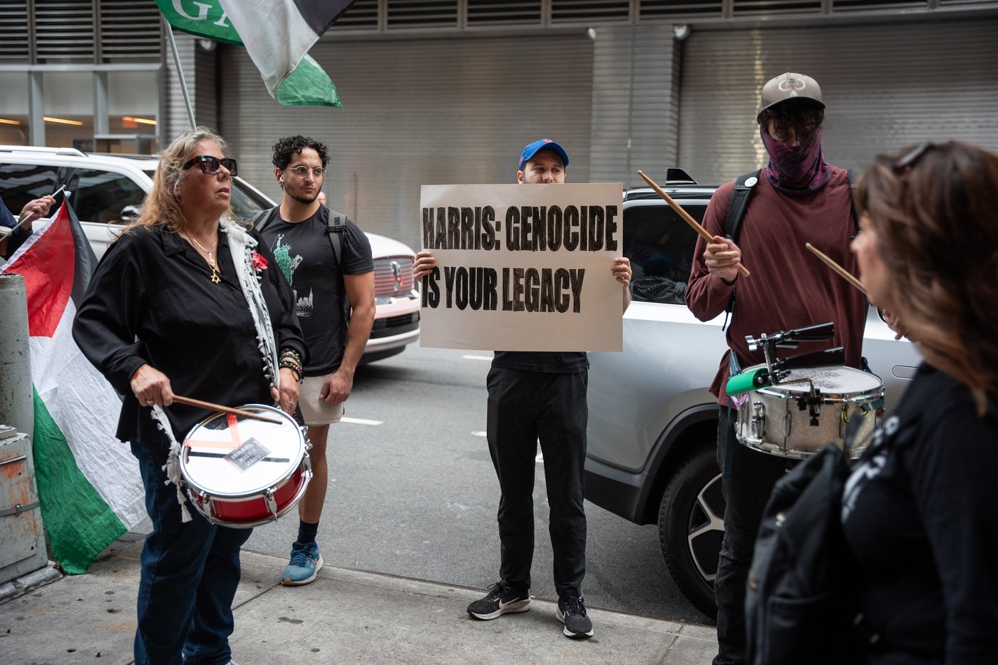 Harris faces protesters, condemns Israel's war in Gaza on first night of book tour | iNFOnews.ca