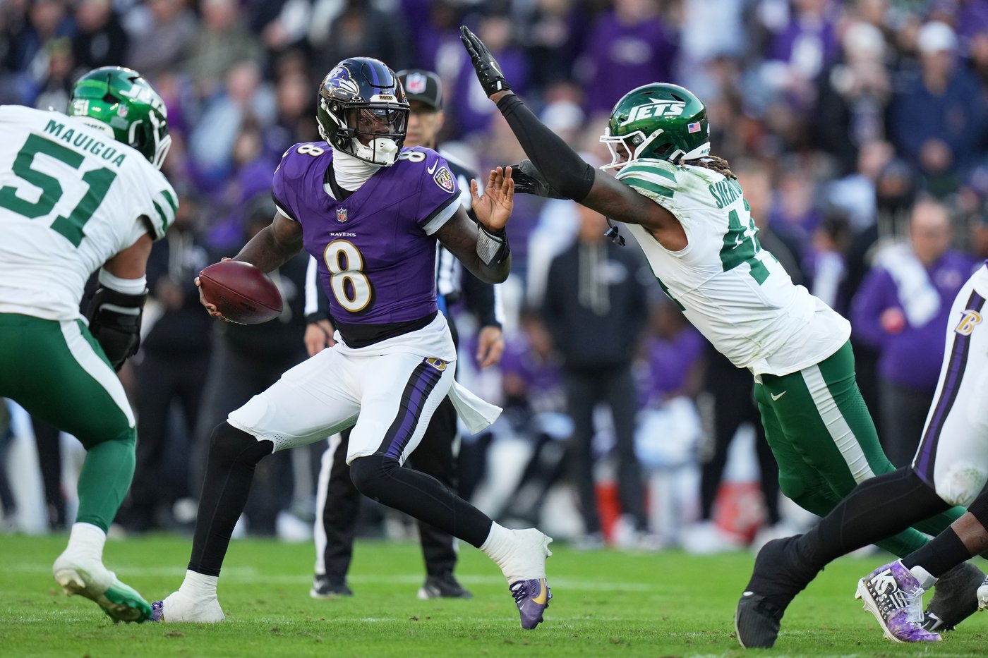 Henry rushes for 2 TDs to help sluggish Ravens to fifth straight win, 23-10 over Jets | iNFOnews.ca