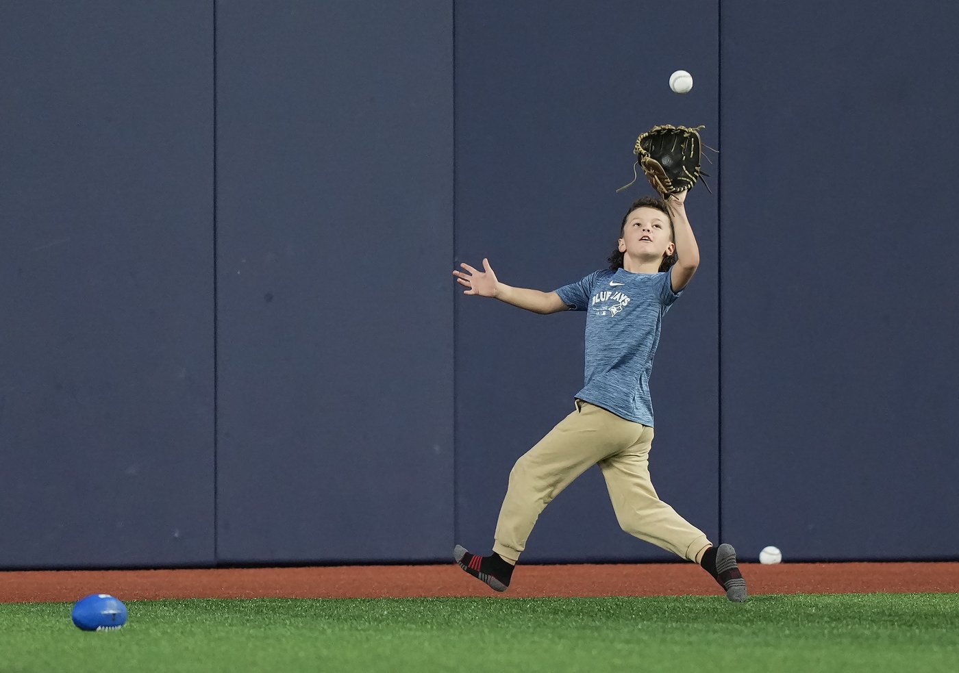 Photo Gallery: Blue Jays and Dodgers practice ahead of Game 6 of World Series | iNFOnews.ca