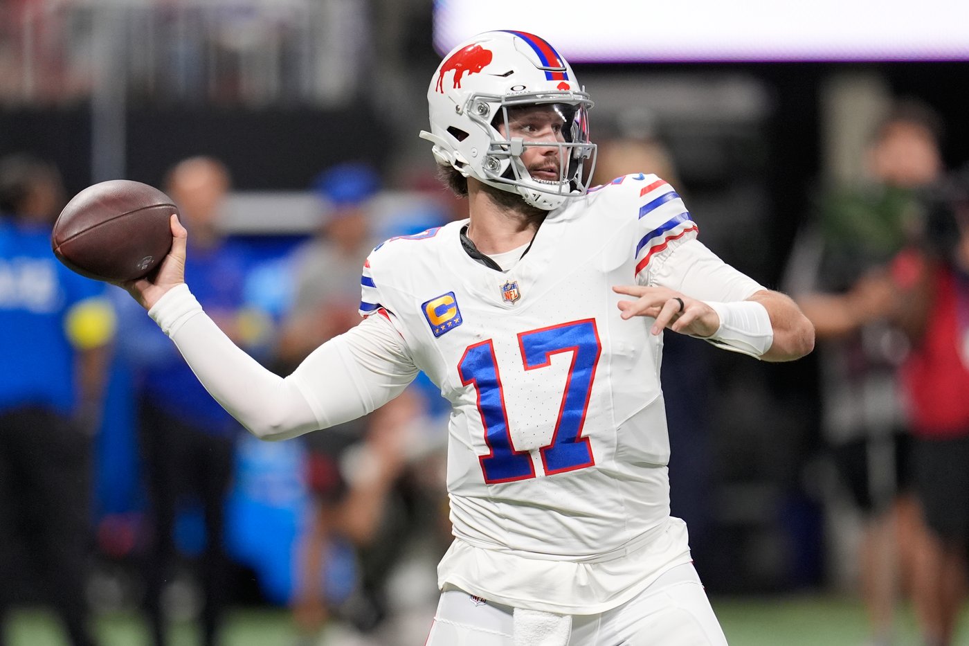 Falcons ride Robinson's 170 rushing yards, including 81-yard TD, to 24-14 win over Allen and Bills | iNFOnews.ca Falcons ride Robinson's 170 rushing yards, including 81-yard TD, to 24-14 win over Allen and Bills | iNFOnews.ca