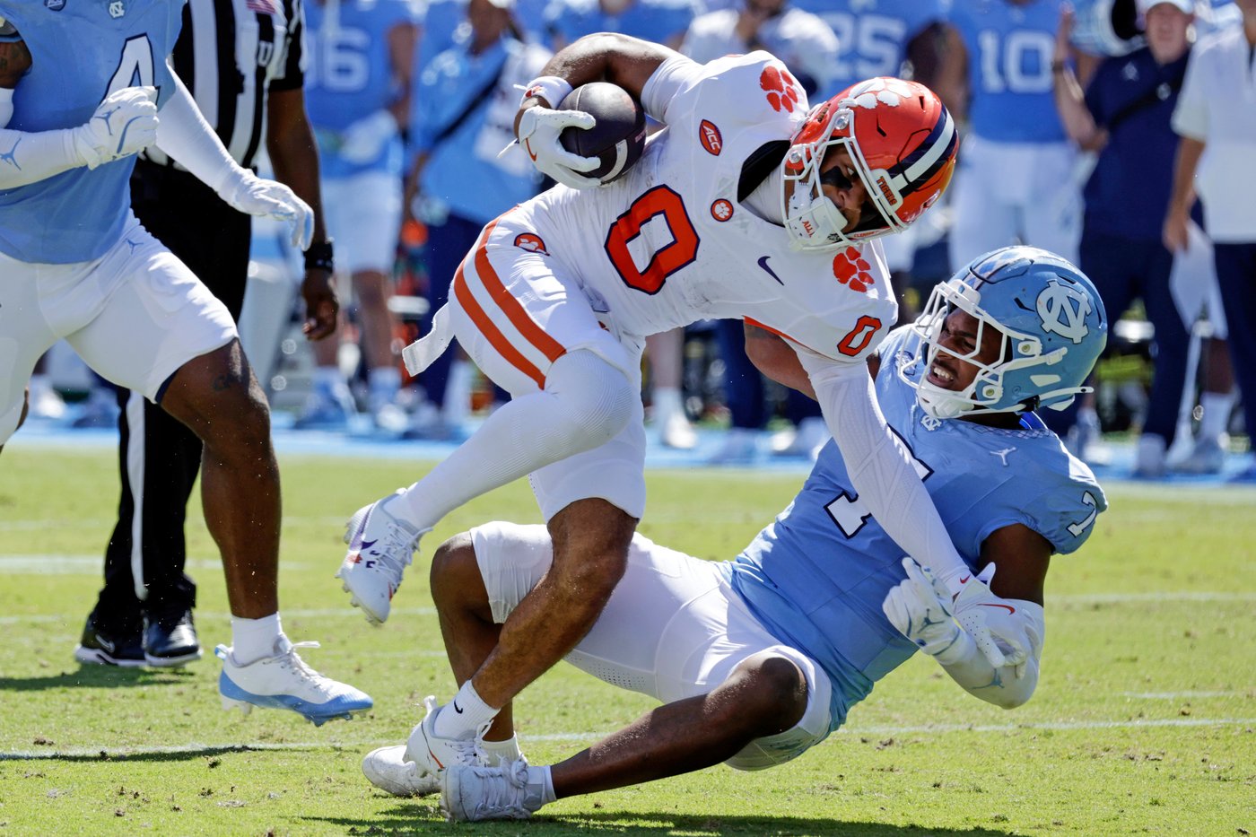 Clemson rolls out of open date by beating North Carolina 38-10 in Swinney-Belichick coaching matchup | iNFOnews.ca