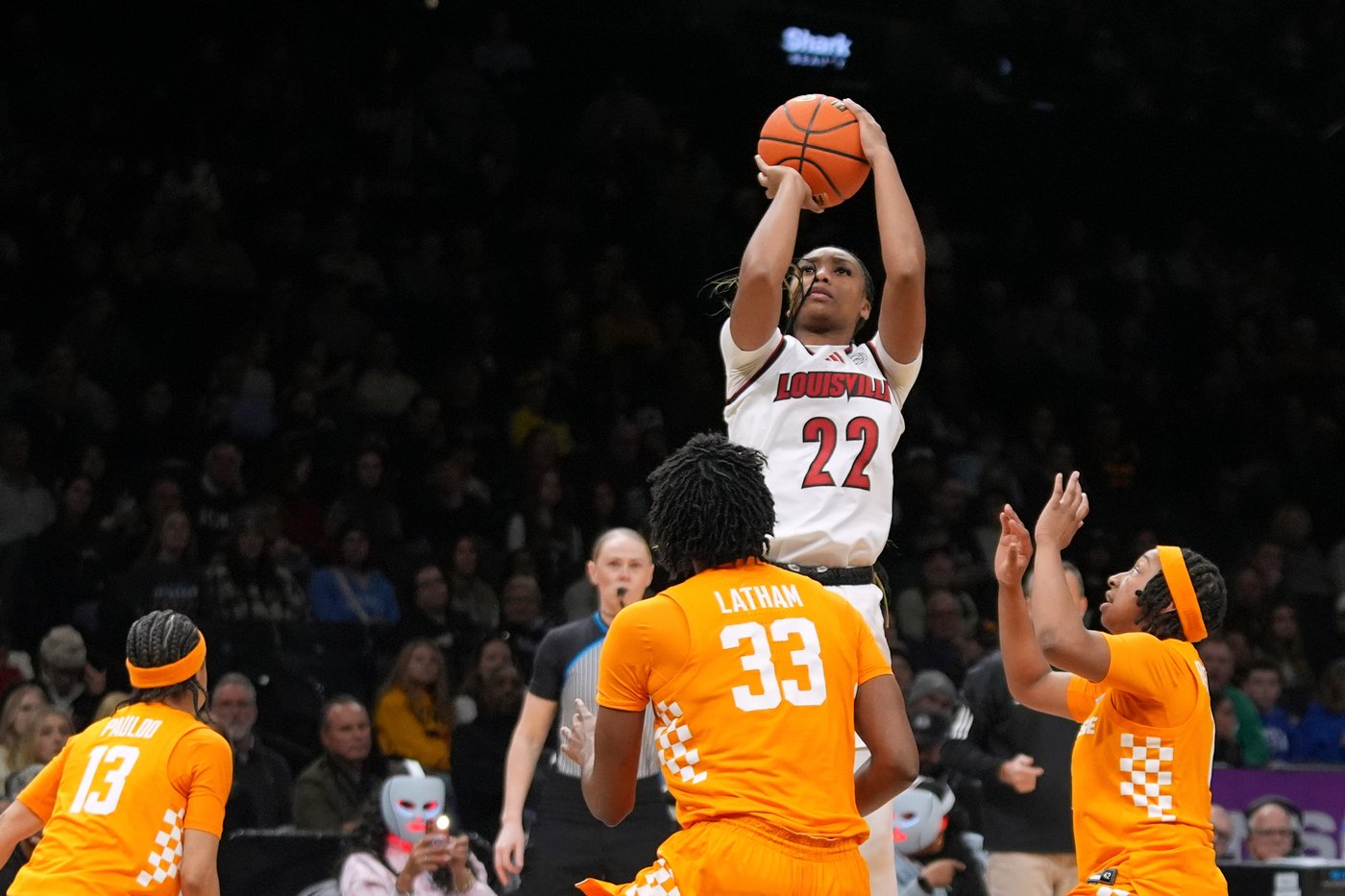Roberts, Berry lead No. 16 Louisville women to 89-65 win over No. 17 Tennessee at Barclays Center | iNFOnews.ca