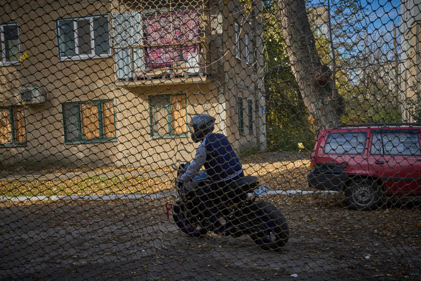 Photos show tense stillness of Ukraine's Kherson, under threat from across the Dnipro River | iNFOnews.ca