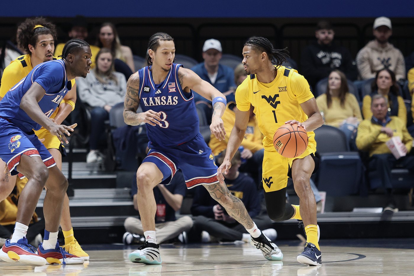 Peterson's lackluster second half leads to another road loss for No. 22 Kansas | iNFOnews.ca