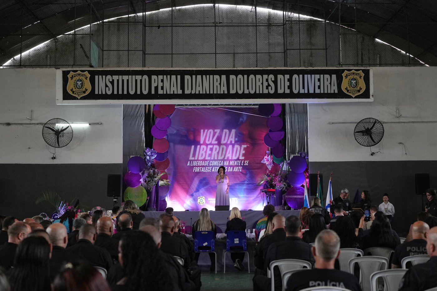 Singing contest in Rio prison provides creative outlet for women behind bars | iNFOnews.ca