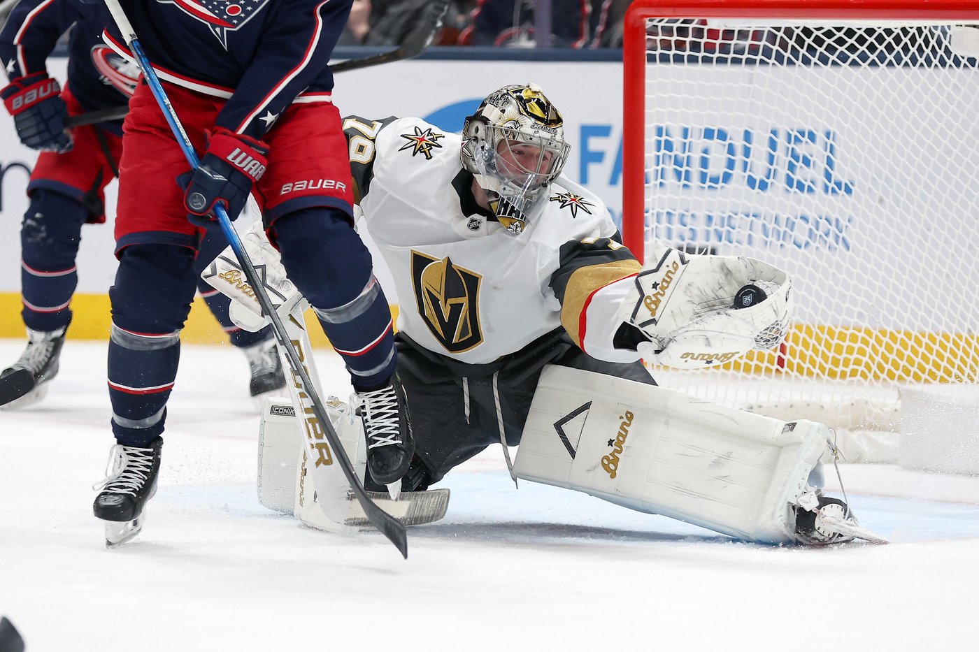 Hutton, McNabb lift Golden Knights past Blue Jackets 3-2 | iNFOnews.ca Hutton, McNabb lift Golden Knights past Blue Jackets 3-2 | iNFOnews.ca