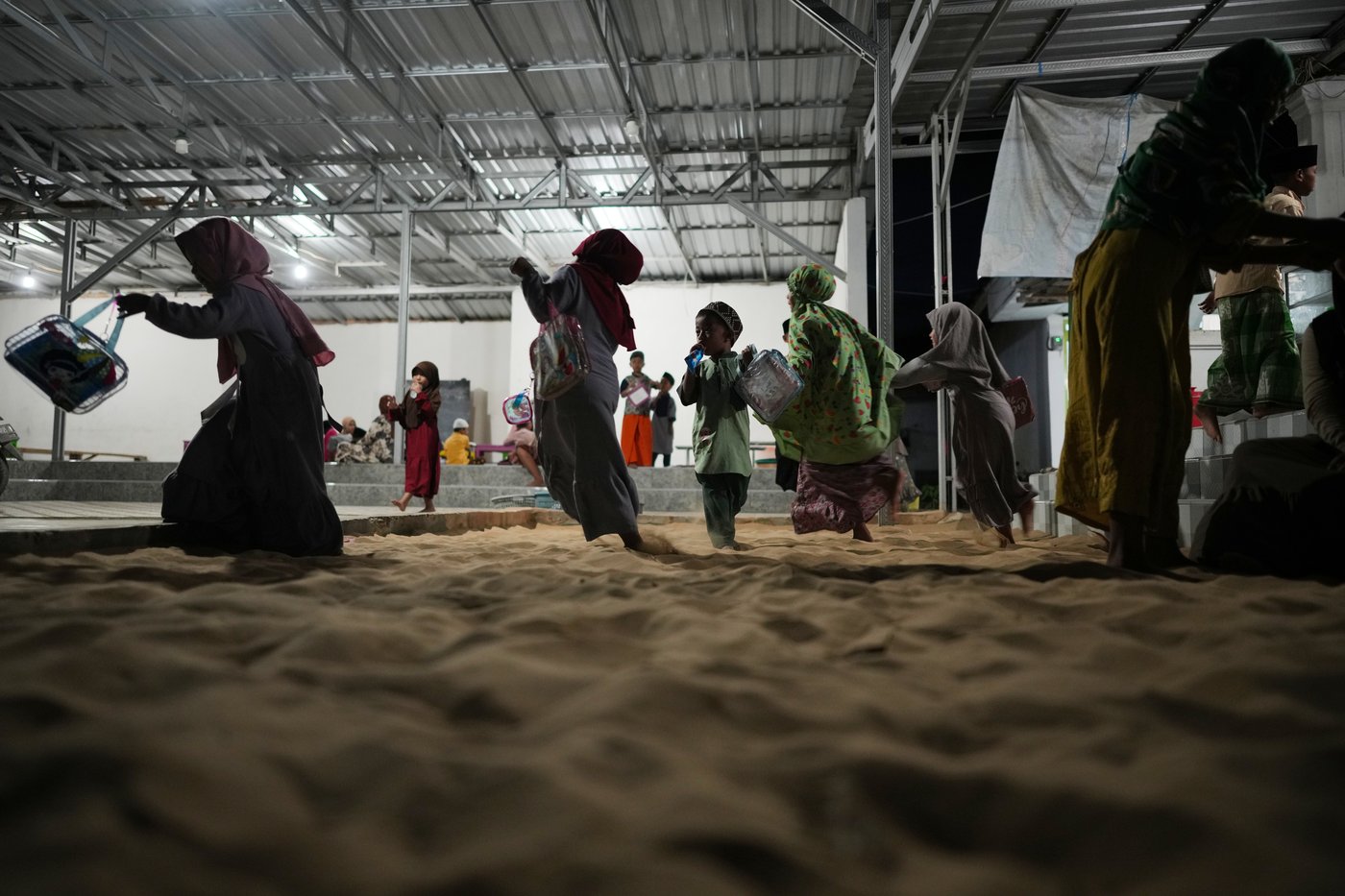 PHOTO ESSAY: Indonesia’s village keeps tradition of life on sand | iNFOnews.ca