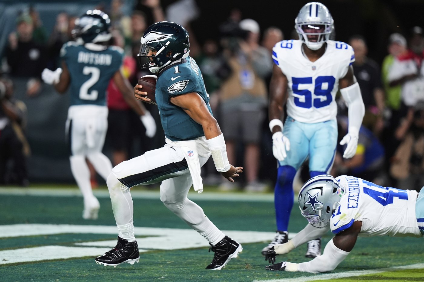 Top photos from the NFL season opener between the Philadelphia Eagles and the Dallas Cowboys | iNFOnews.ca
