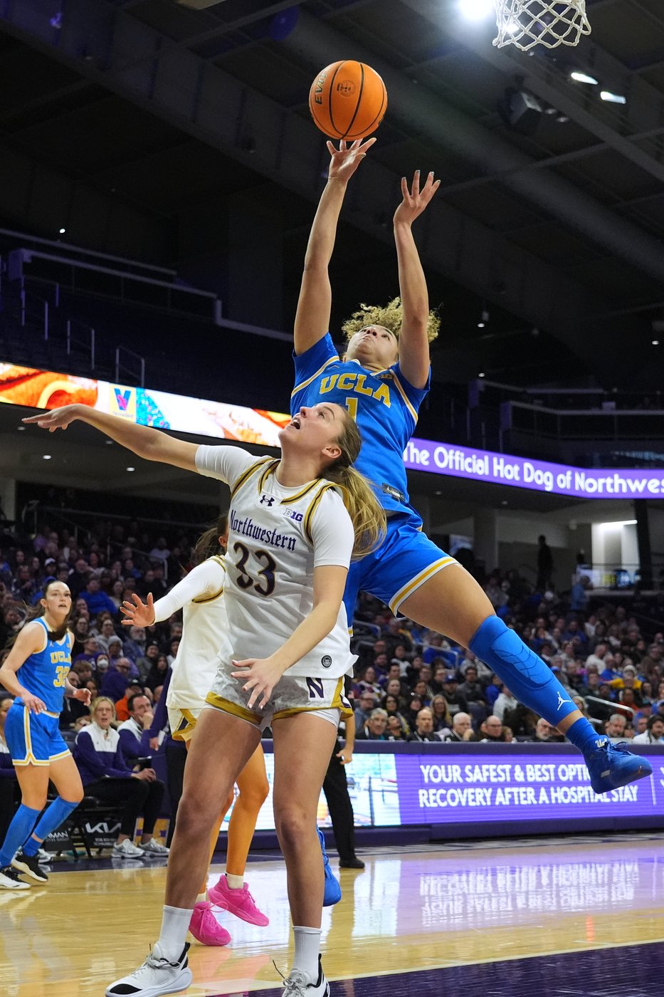 No. 3 UCLA dominates Northwestern 80-46 for 13th straight win | iNFOnews.ca