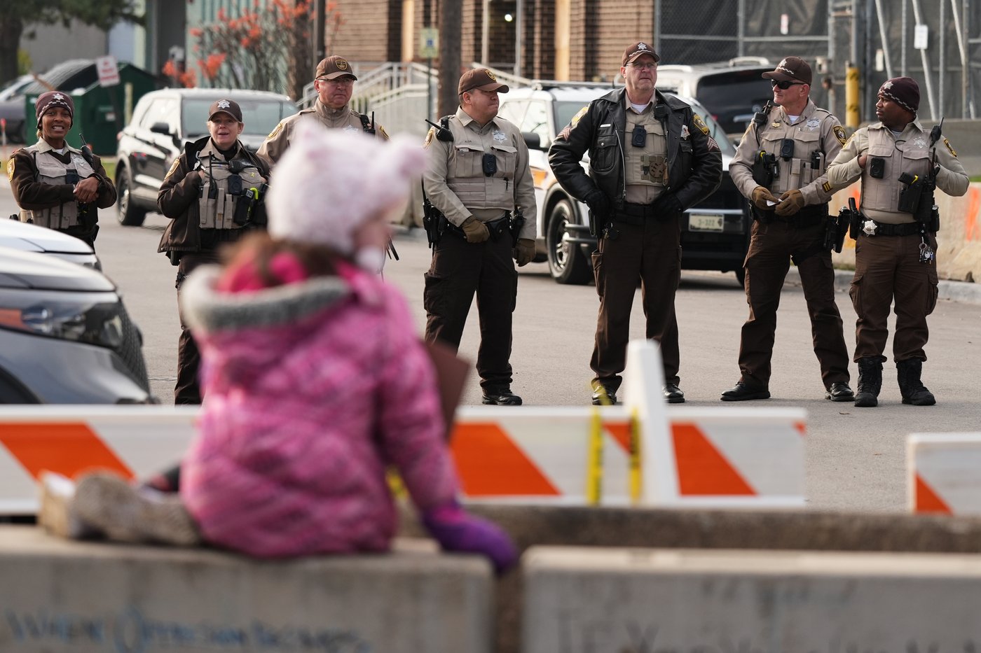 Judge's blistering opinion details use of force in Chicago-area immigration crackdown | iNFOnews.ca