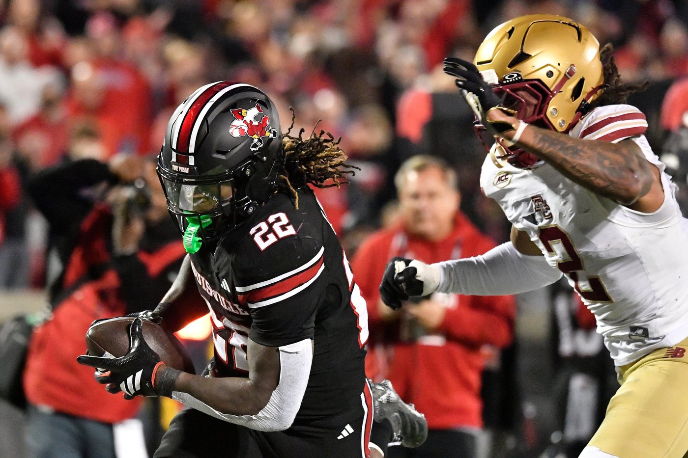 Issac Brown helps No. 19 Louisville run away from Boston College, 38-24 | iNFOnews.ca Issac Brown helps No. 19 Louisville run away from Boston College, 38-24 | iNFOnews.ca