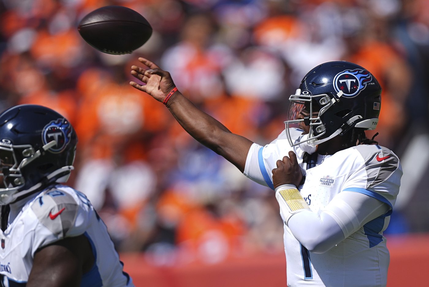 Broncos spoil Cam Ward's debut with a 20-12 win over the Titans | iNFOnews.ca Broncos spoil Cam Ward's debut with a 20-12 win over the Titans | iNFOnews.ca