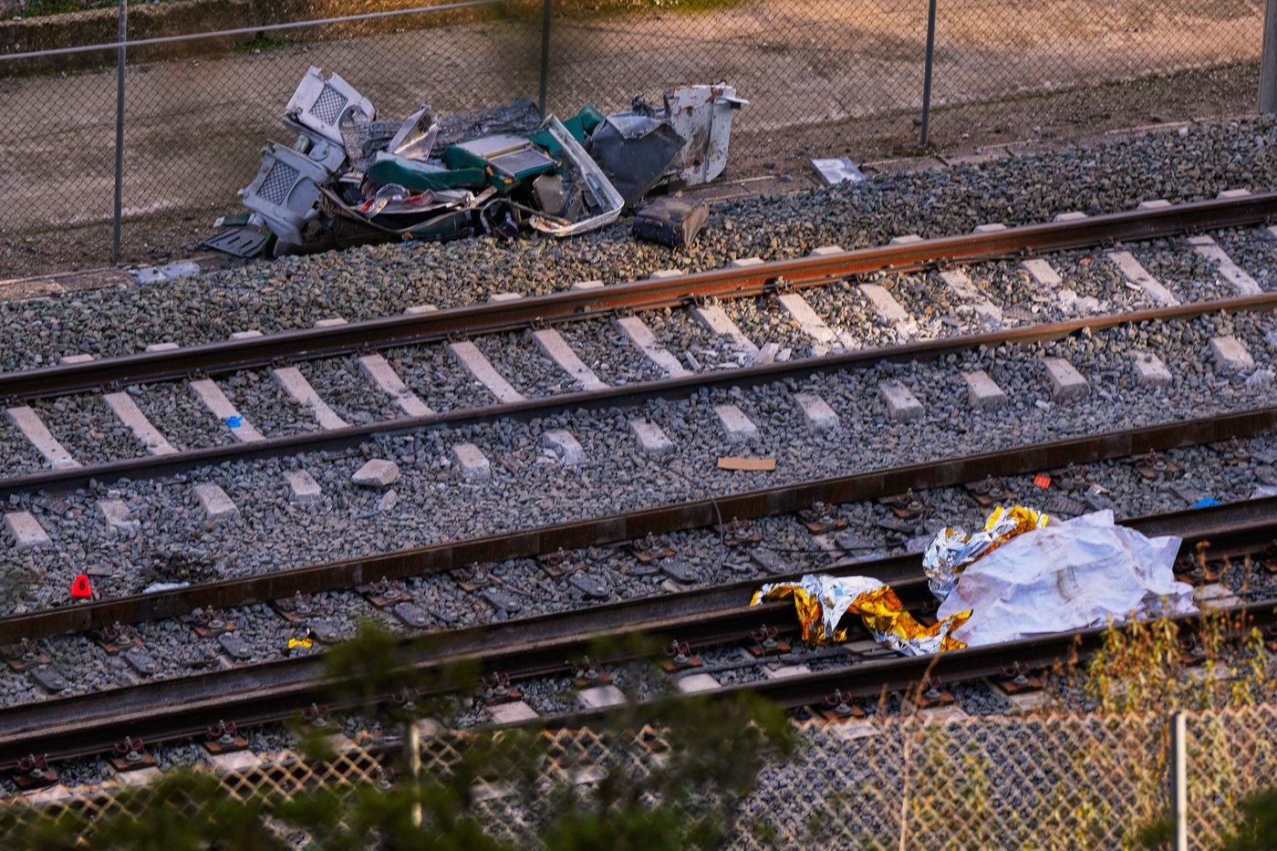 Death toll in Spanish train collision rises to 40 as authorities fear more bodies could be found | iNFOnews.ca