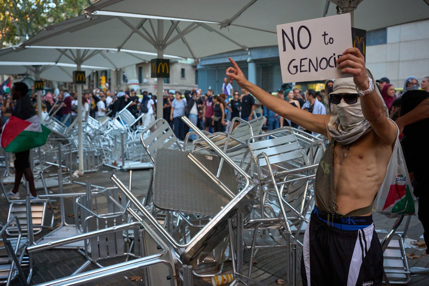 Marches in Rome, Barcelona and Madrid protest Israel's military campaign in Gaza | iNFOnews.ca