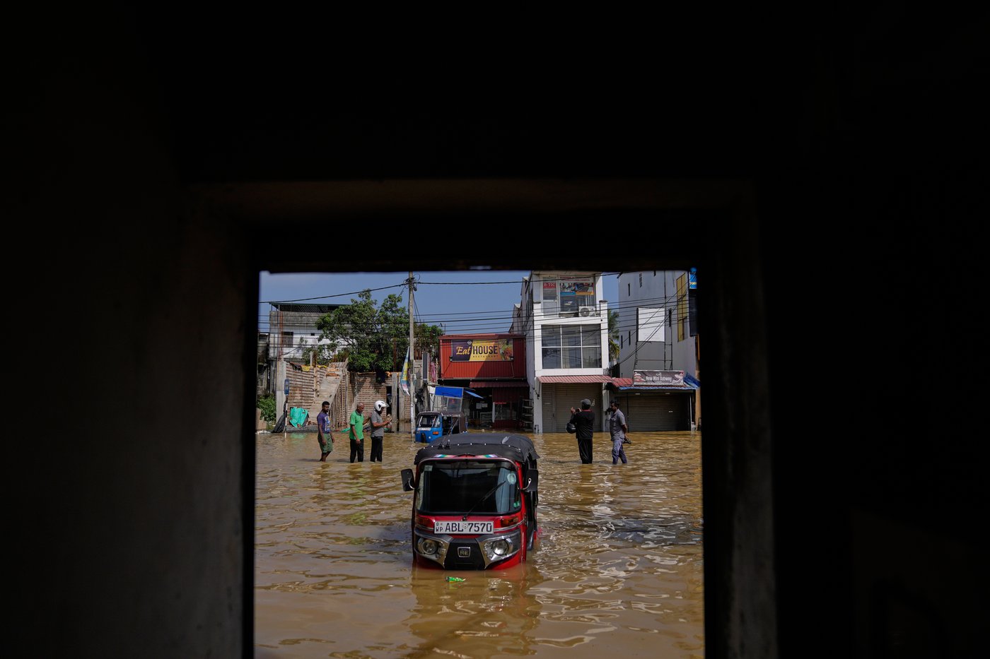 Photos shows devastating floods in Indonesia, Sri Lanka and Thailand | iNFOnews.ca