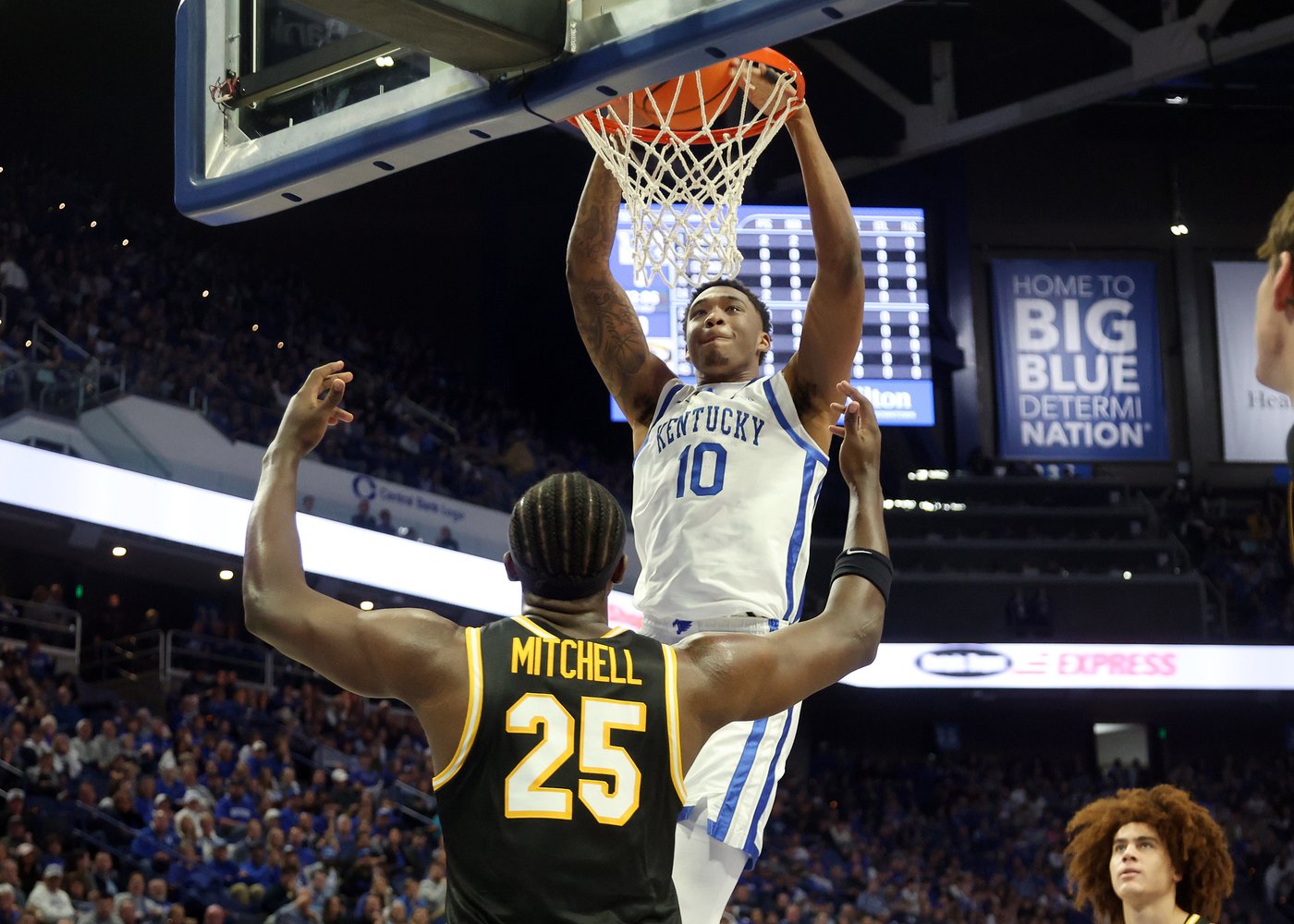 Missouri beats Kentucky 73-68 for first win in Lexington | iNFOnews.ca