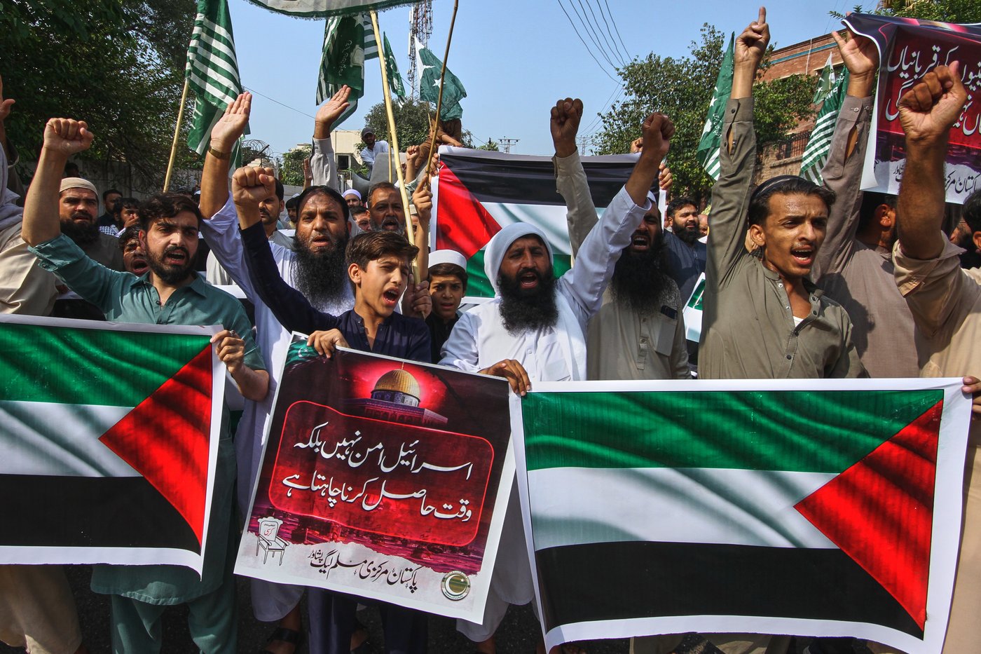 Photos show widespread protests after Israeli forces intercept Gaza-bound flotilla | iNFOnews.ca