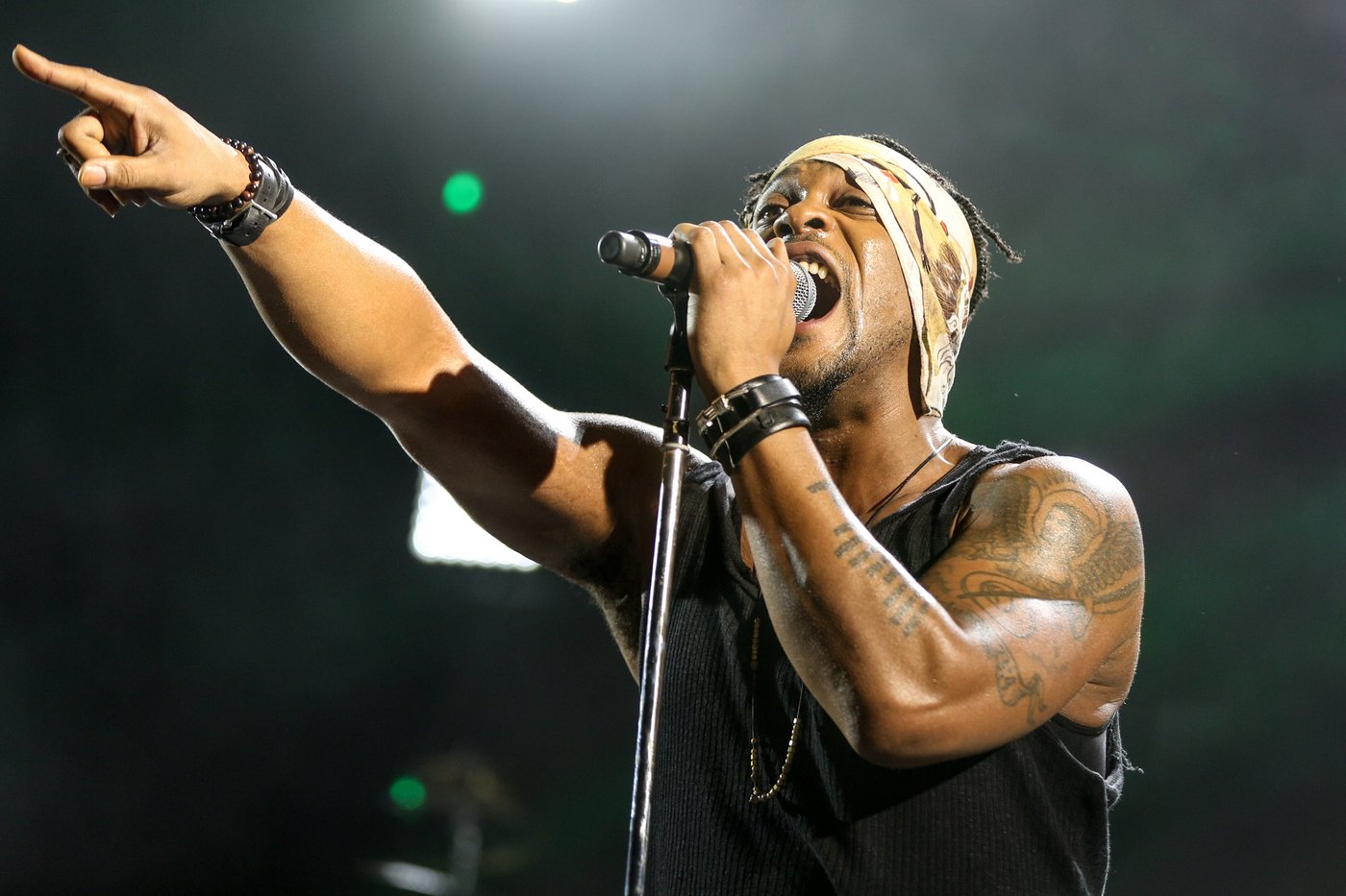 D’Angelo, Grammy-winning R&B singer who became an icon with ‘Untitled (How Does It Feel),’ dies | iNFOnews.ca D’Angelo, Grammy-winning R&B singer who became an icon with ‘Untitled (How Does It Feel),’ dies | iNFOnews.ca