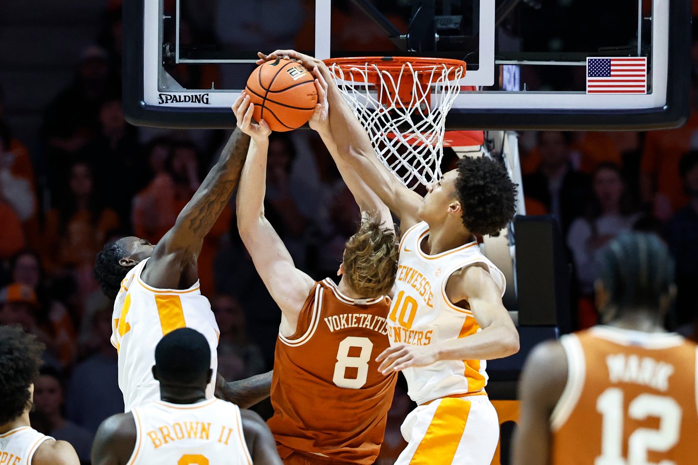 Ja'Kobi Gillespie scores 34 in No. 21 Tennessee's 85-71 win over Texas | iNFOnews.ca