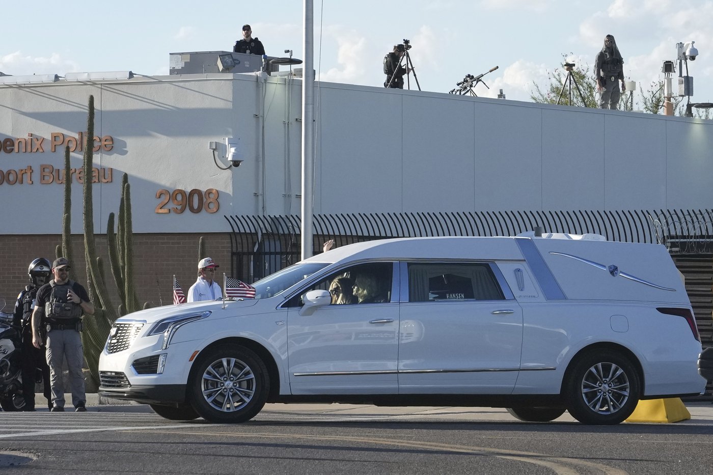 Vance arrives in Arizona with Charlie Kirk's casket aboard Air Force Two | iNFOnews.ca