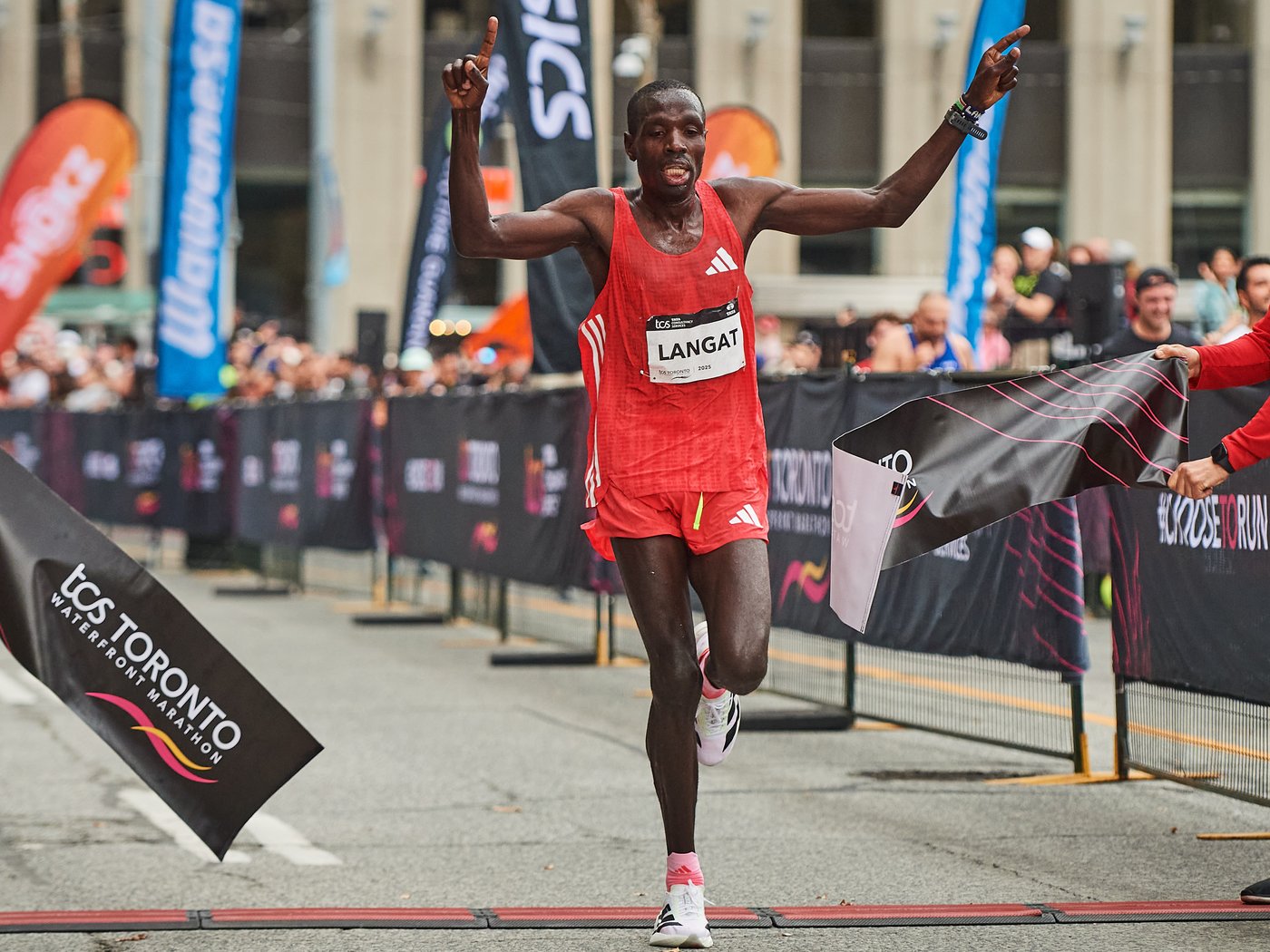 Photo Gallery: Toronto Waterfront Marathon | iNFOnews.ca