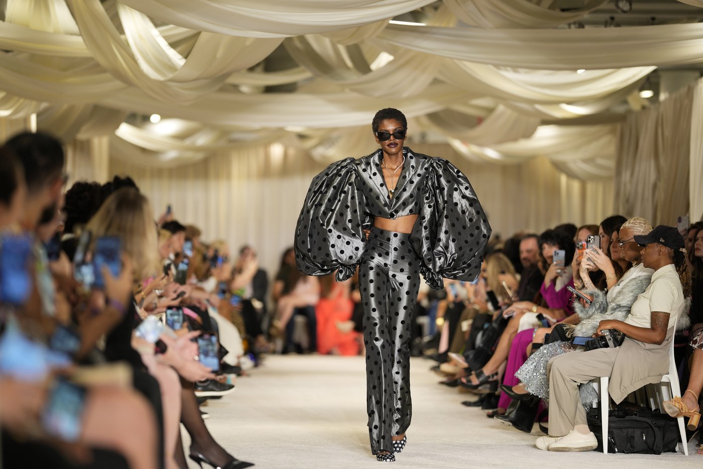 Christian Siriano transports New York Fashion Week attendees to the silver screen | iNFOnews.ca Christian Siriano transports New York Fashion Week attendees to the silver screen | iNFOnews.ca