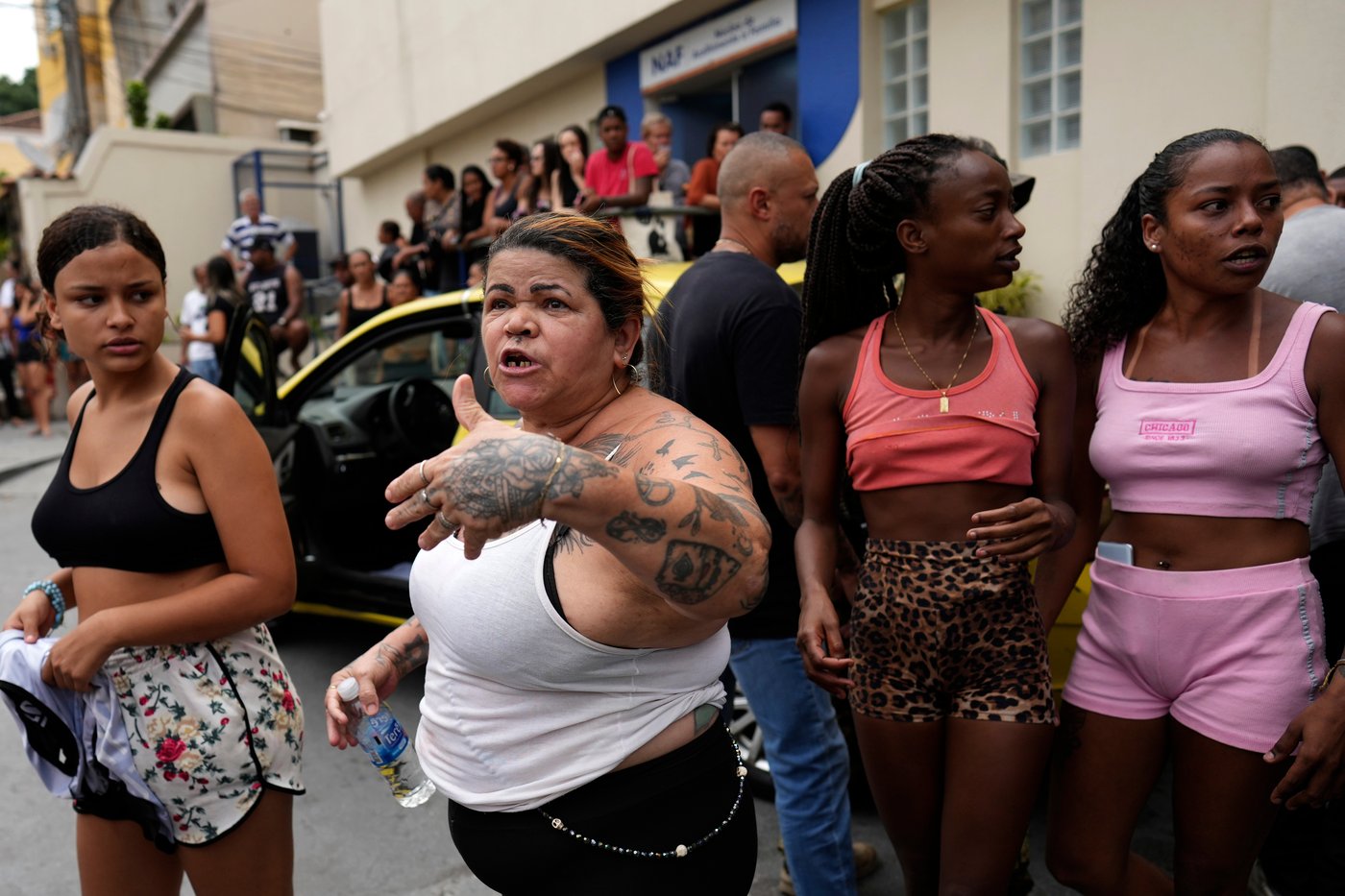 Photos show massive police raid in Rio's favelas leaving dozens dead in clashes with drug gangs | iNFOnews.ca